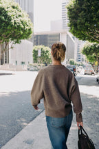 SOFT KNIT V-NECK SWEATER.