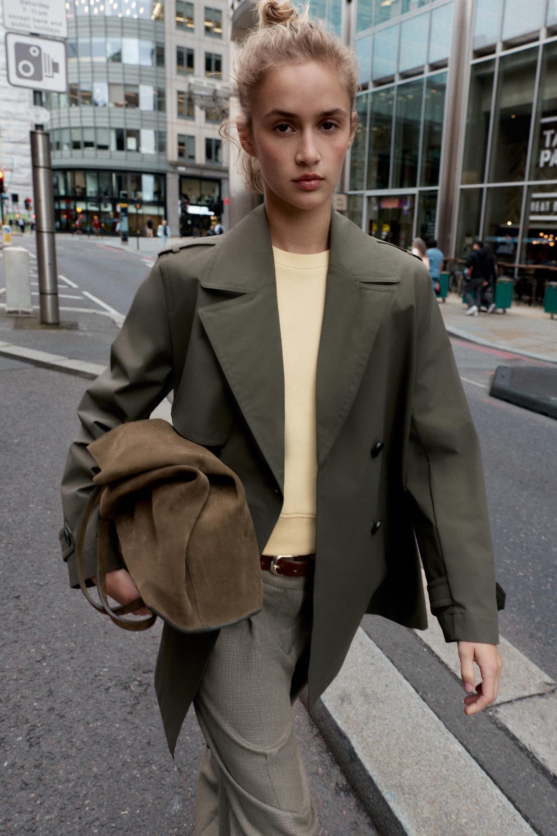 WATER REPELLENT WINDPROOF DOUBLE-BREASTED TRENCH COAT.