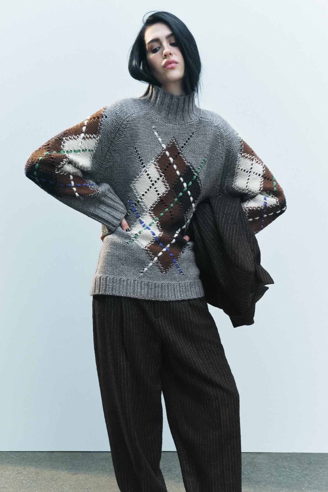 DIAMOND KNIT SWEATER.