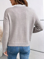 Evelyn - Chic knit sweater with elegant lace collar
